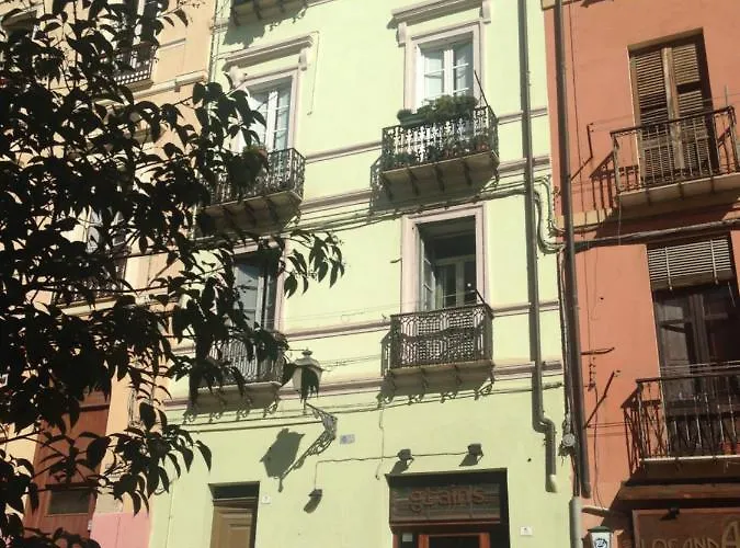 Casa Minu Santa Chiara Кальяри